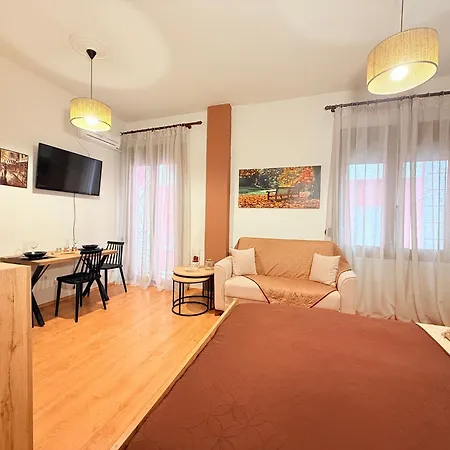Center Studio 2